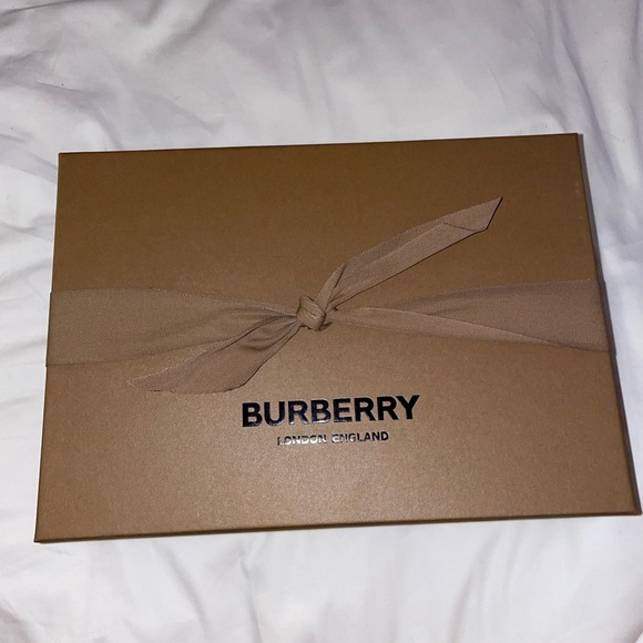 Burberry Horseferry Print Quilted Small Lola Bag in White. - Picture 5 of 5